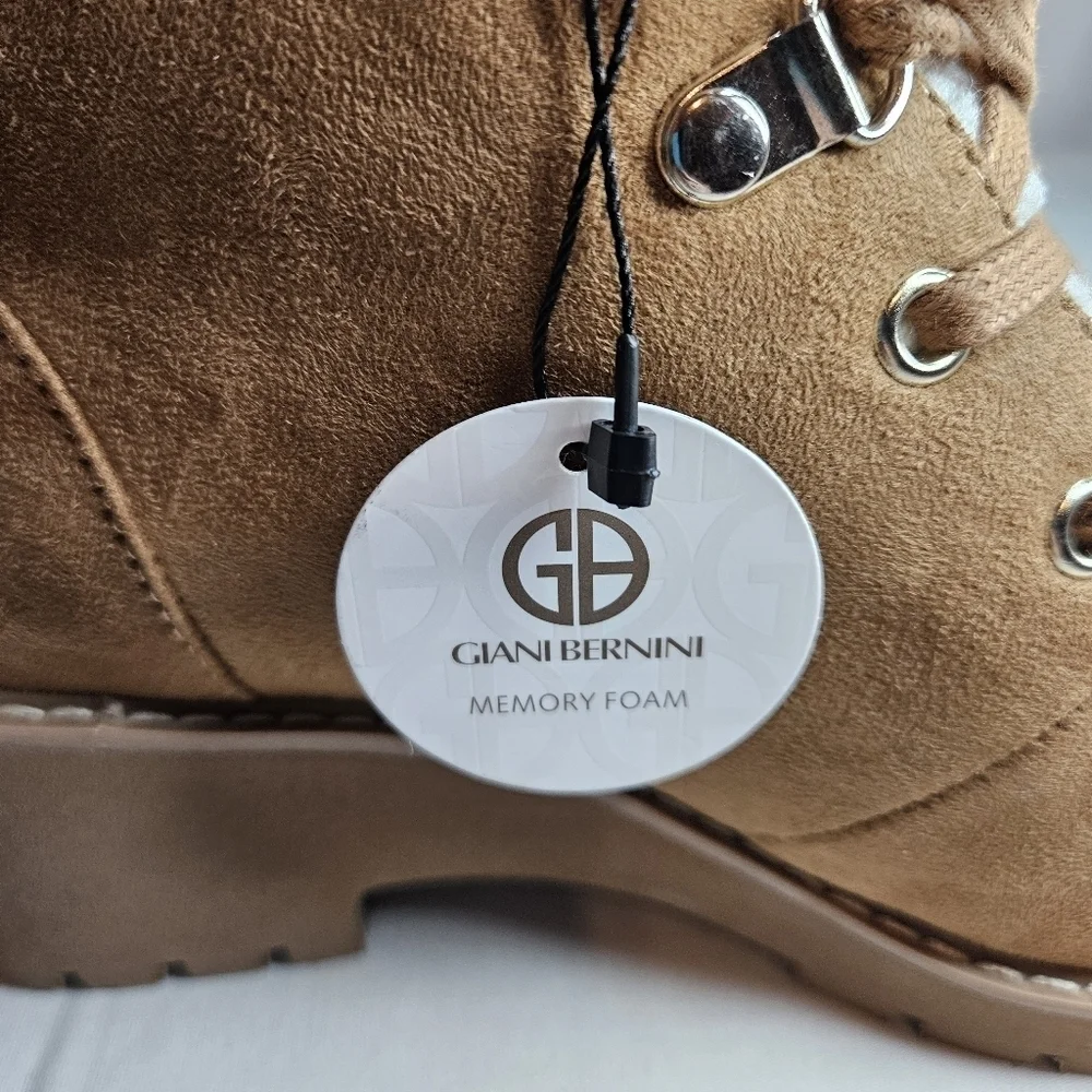Giani Bernini Valentena Ankle Lugged Sole Combat Boots NWT Sz 7.5 Retail $130